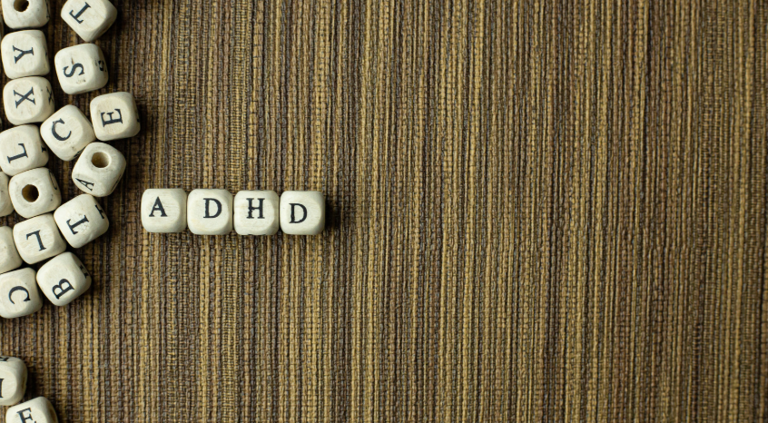 napis adhd charakteryzuje się nadmierną impulsywnością. w funkcjonowaniu społecznym