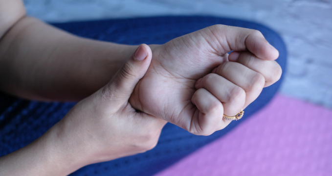 parestezje i uczucie drętwienia