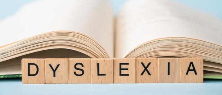 napis dysleksji i książka o przypadku dysleksji 