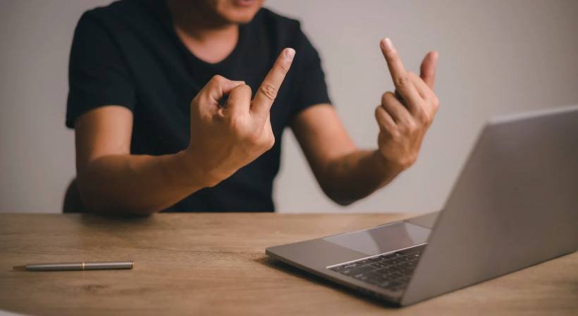 mizogin uprzedzenia i co gorsze wrogość do kobiet