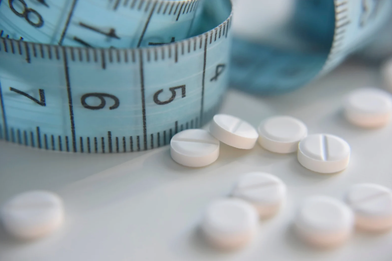 niską samoocenę choroby dziąseł osoby otyłej restrykcyjnej diety odchudzającej