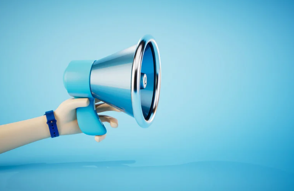 osoba homoseksualna z megafonem