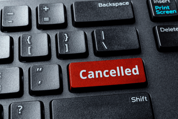 wykluczenie pracownika z pracy