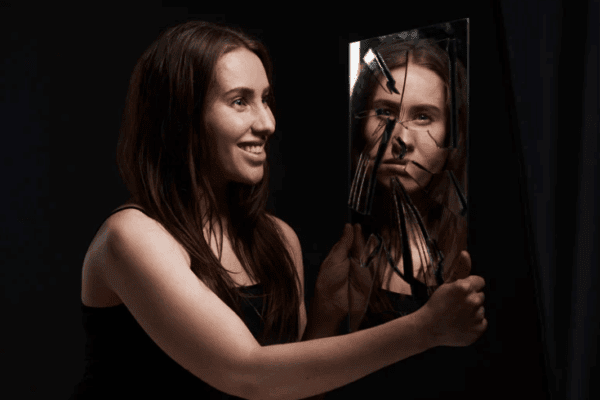 kobieta która ma choroba afektywna dwubiegunowa chad